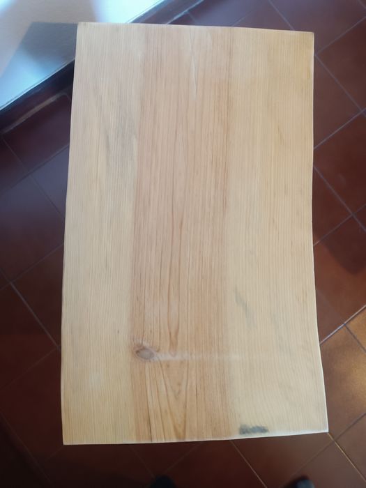 Mesa de centro em Pinho