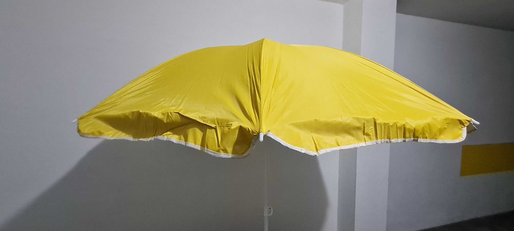 Guarda-sol amarelo