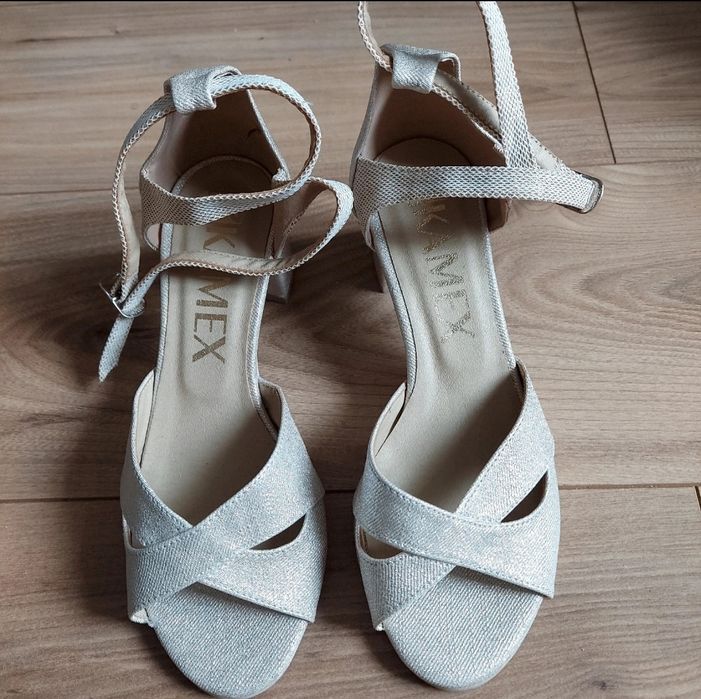 Buty na obcasie nowe 37