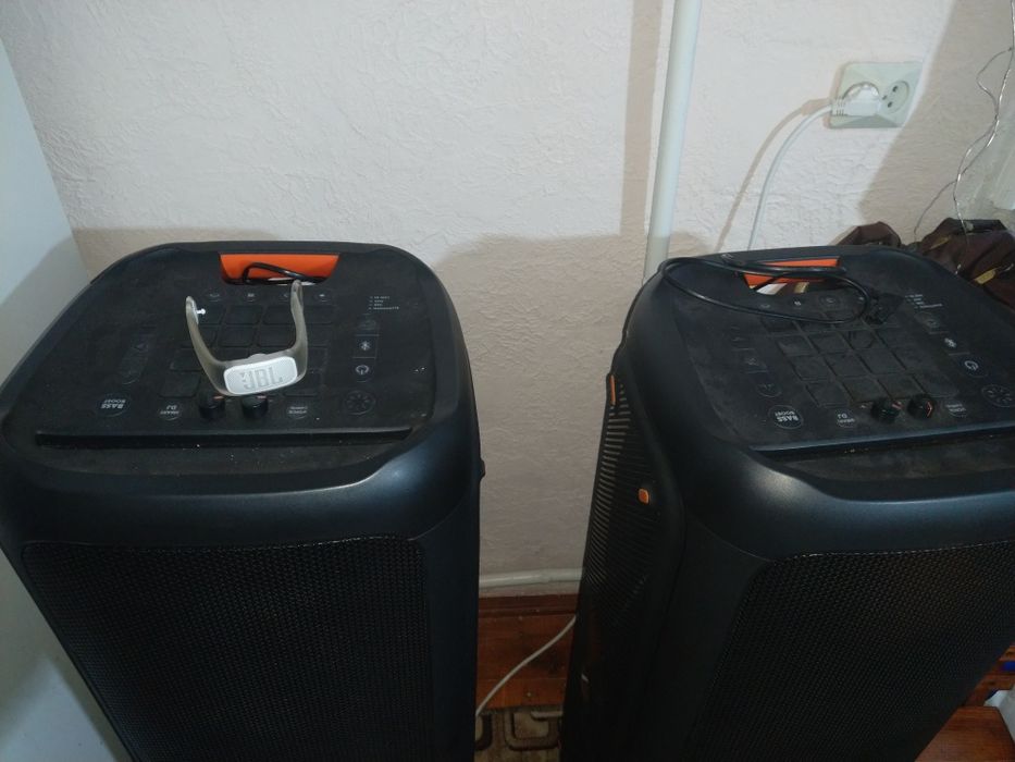 Мобільний Dj сетап дві JBL partibox 1000
