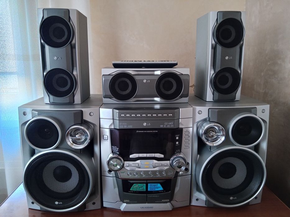 музичний центр LG