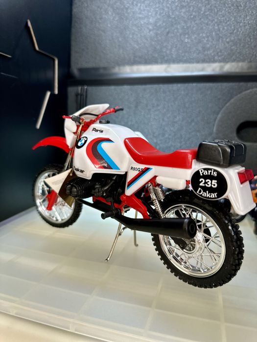 Miniatura BMW R80 G/S Paris-Dakar 1/10 by Guiloy com Caixa