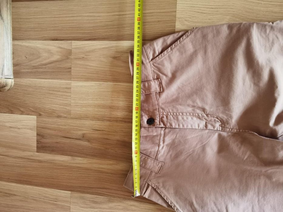 Spodnie joggery beżowe