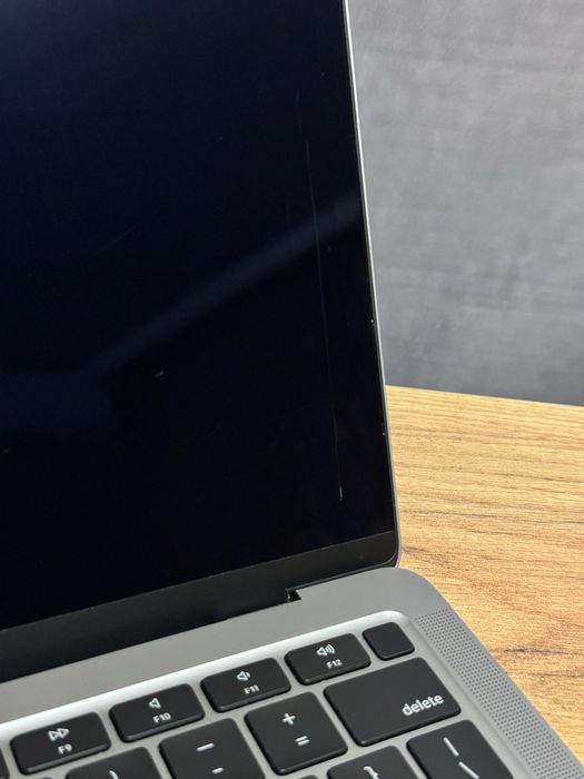 Гарний Macbook Air 13 M1 8/256 ГБ Space Gray Гарантія 30 днів #136