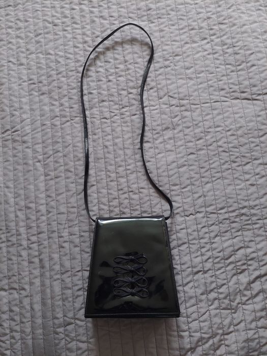 Elegancka torebka czarna stuart weitzman