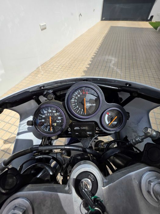 Vendo suzuki rgv 250.