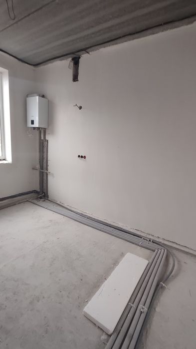 Продаж таунхауса 4кім, 2 сотки  з частковим ремонтом, є газ котел,