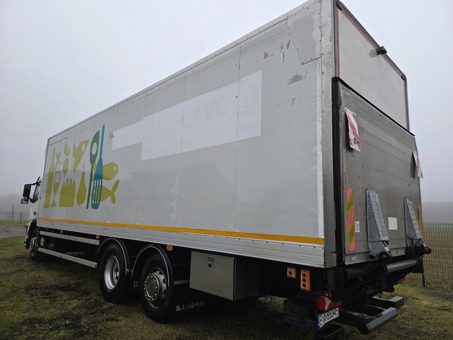 Samochód ciężarowy VOLVO FM 9 chłodnia