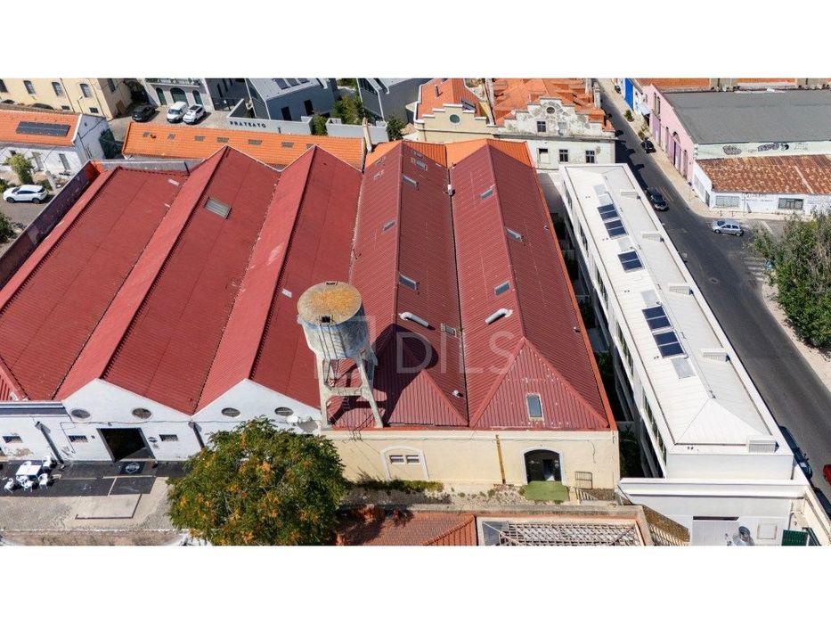 Armazém para arrendar junto à Rua do Açúcar, Marvila, Lisboa