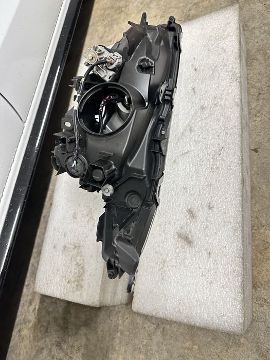 Передняя правая фара Lexus NX, Лексус