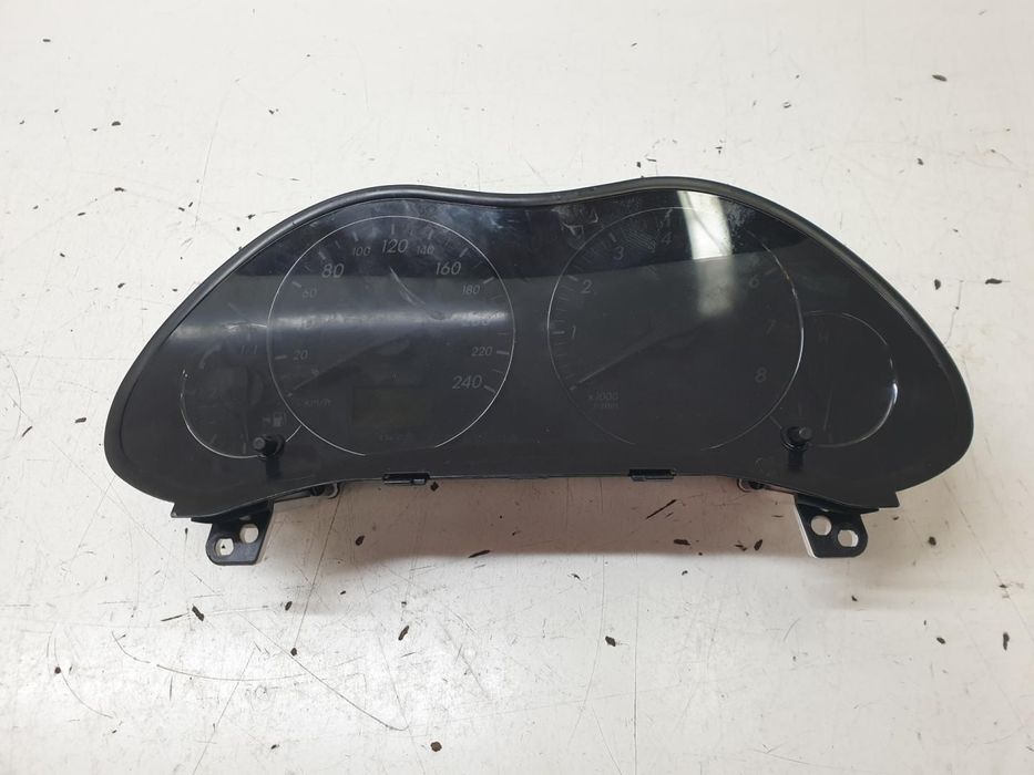 Quadrante Toyota Avensis Berlina T25