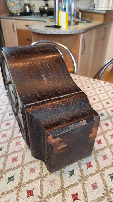 Stary zegar kominkowy