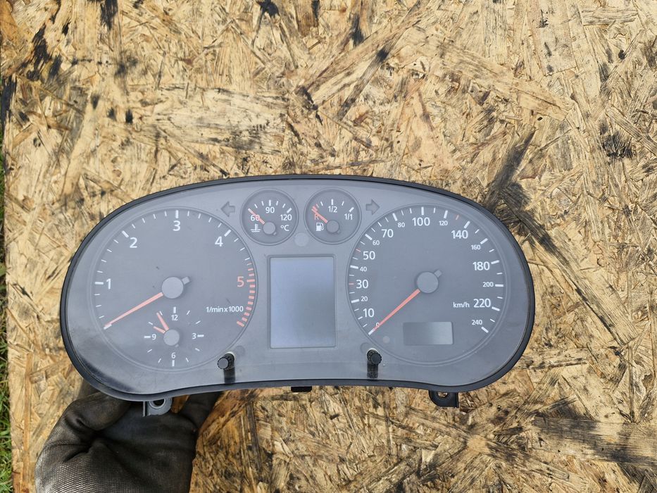 Licznik zegary audi a3