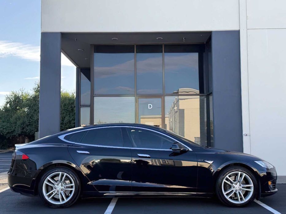 Tesla Model S      2013