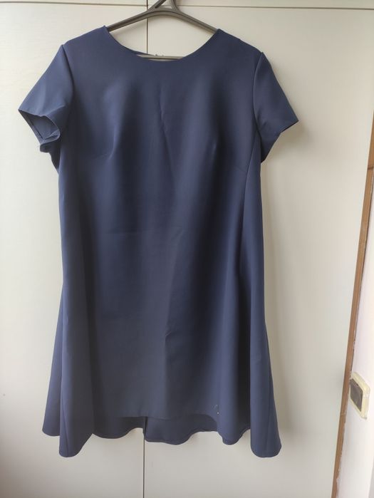 Темно-синя сукня