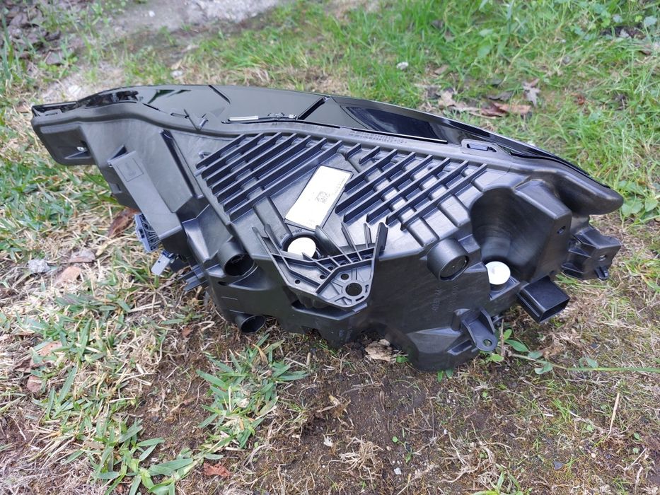 Otica direita volvo xc60 2022 nova original