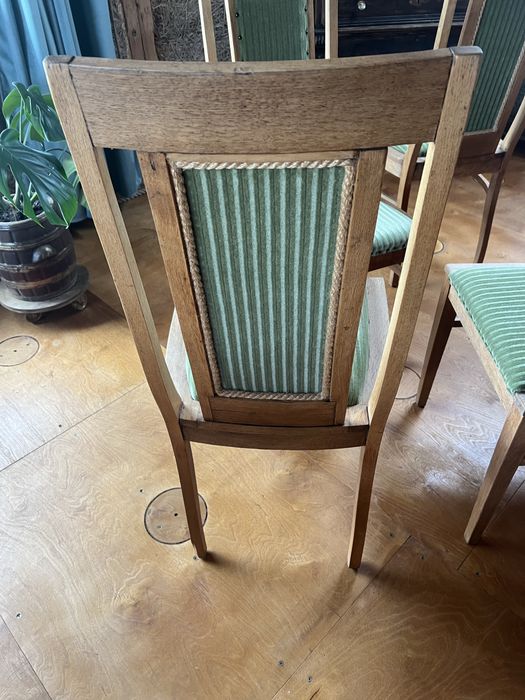 Krzesła do jadalni dębowe stare