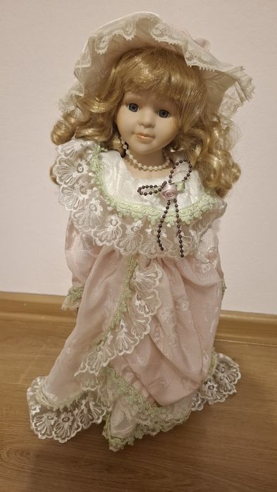 Lalka porcelanowa Vanity Fair