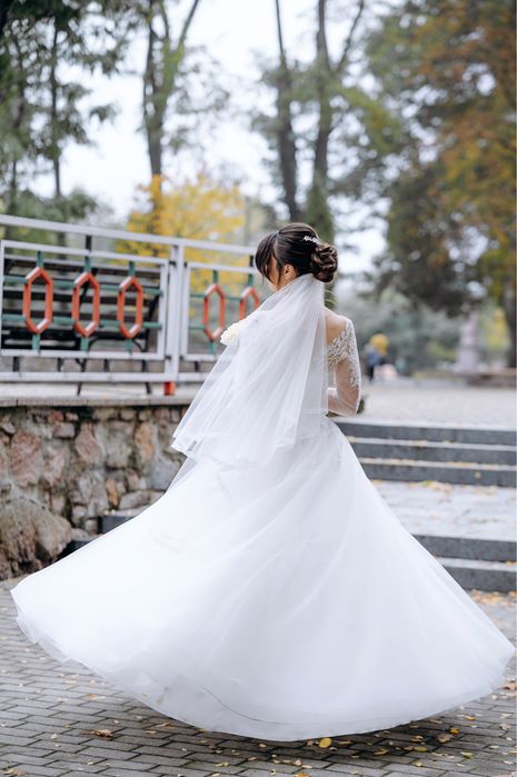 Чарівна весільна сукня