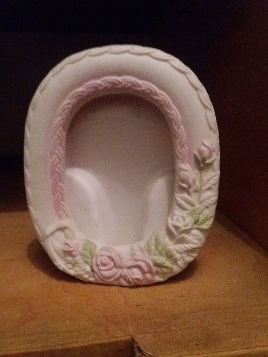 Porcelain Frames64550489549314120