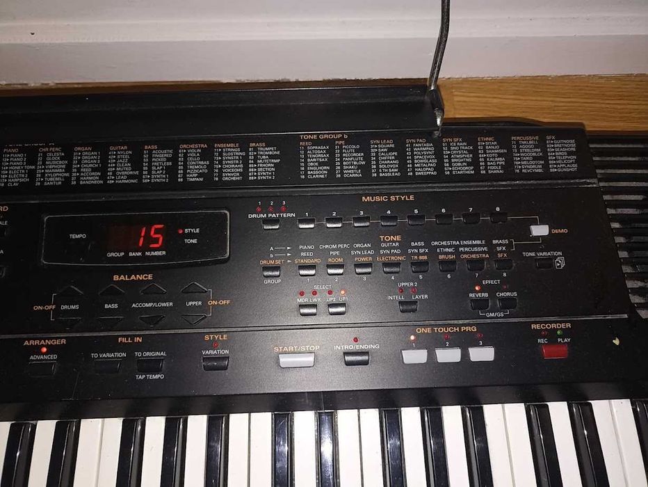 Piano Digital Roland E-28