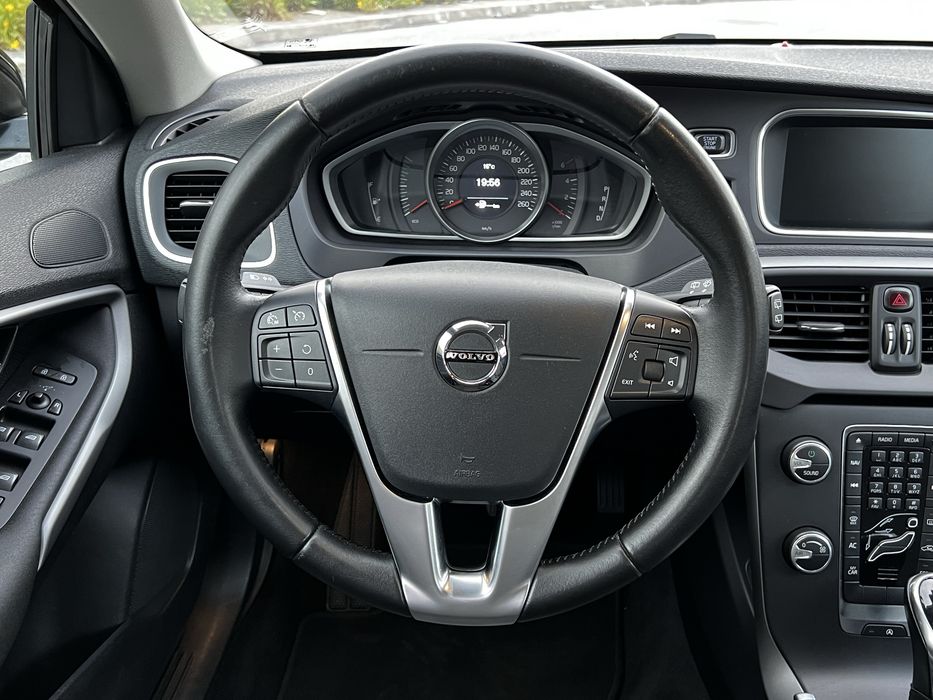 Volvo V40 Cross Country 2.0 D2 Auto
