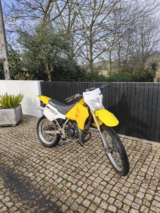 Suzuki rmx 50 matrículada