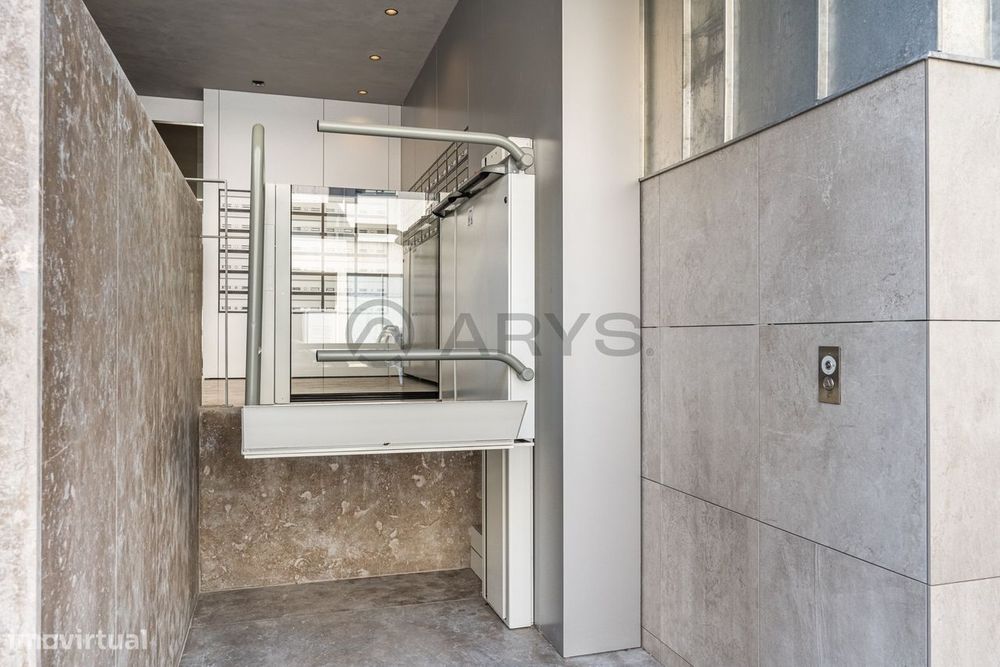 Apartamento T0 Novo em condomínio fechado com Varanda