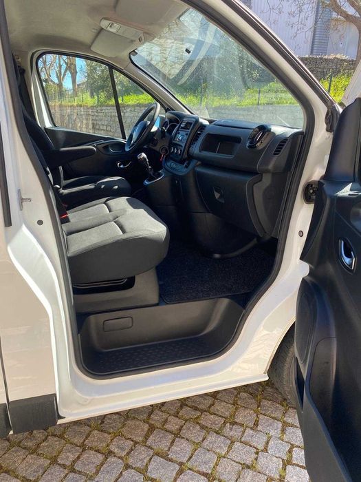 RENAULT TRAFIC 2.0 Cc com isolamento térmico e equipamento frio
