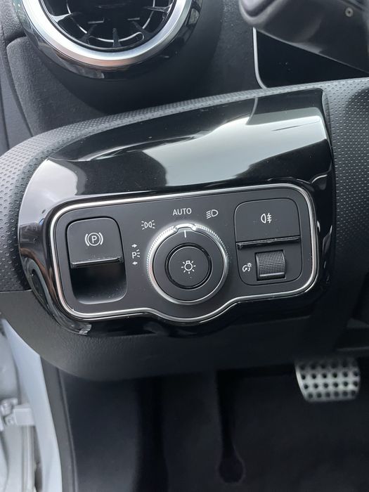 Mercedes-Benz A180d AMG line Aut. 61000 kms