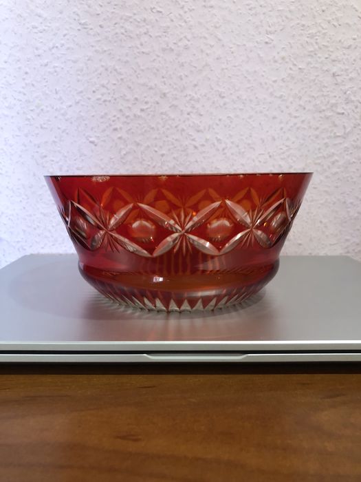 Фруктовница, конфетница,салатница из красного стекла. ссср