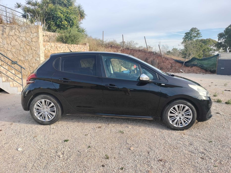 Peugeot 208 idition 2016