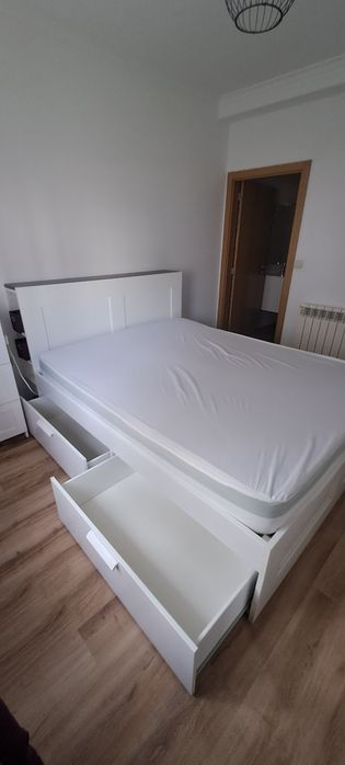 Estrutura cama Brimnes IKEA  branca 160x200 com estrado, cabeceira e colchão