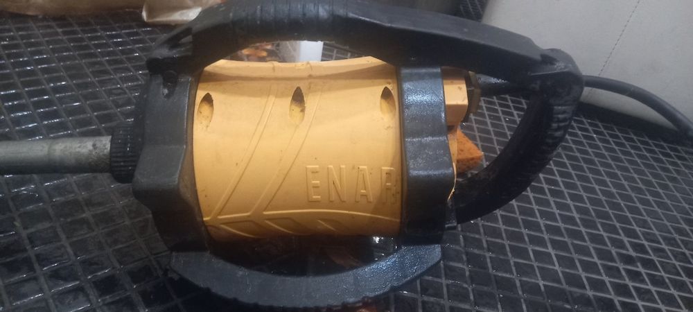 Вібратор для бетону Enar Dingo 2,3кВт