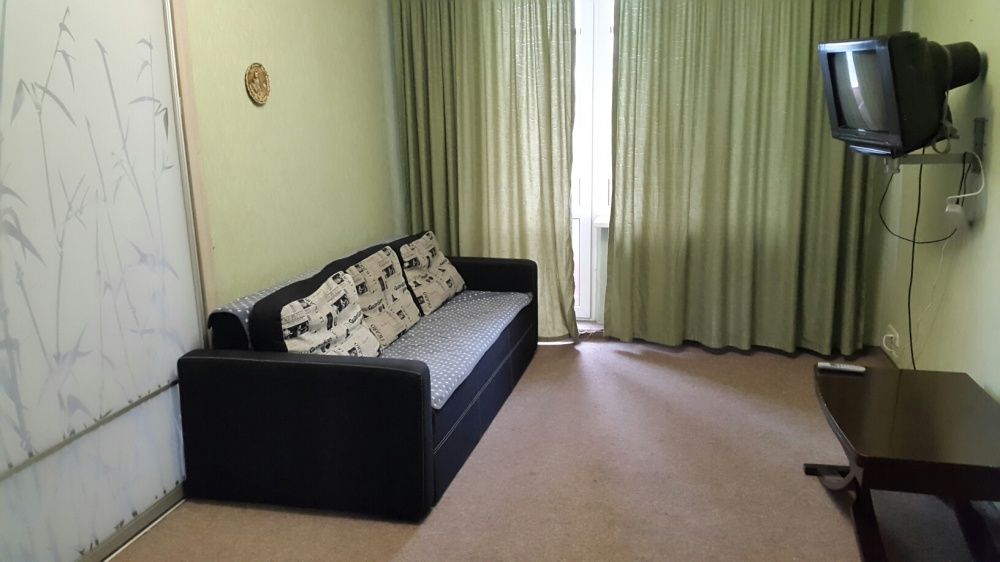 3 часа 500 грн.сутки 900грн.метро дружбы народов