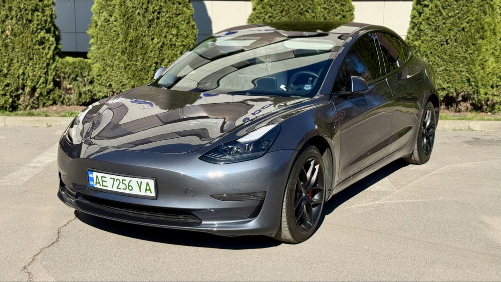 Продам Tesla Model 3