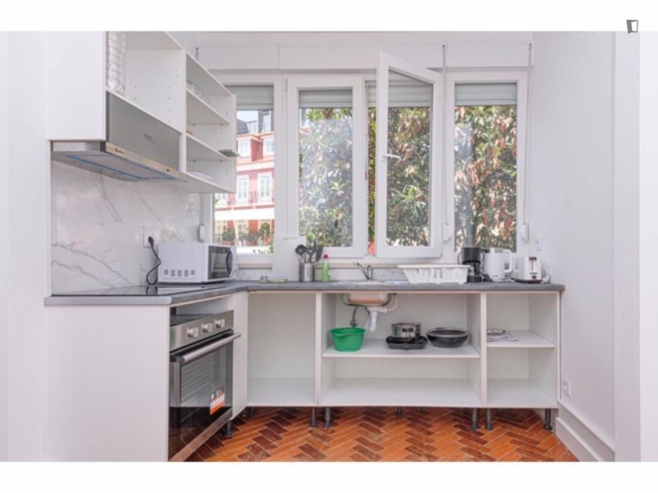 Quarto - localizado em Lapa Lisbon