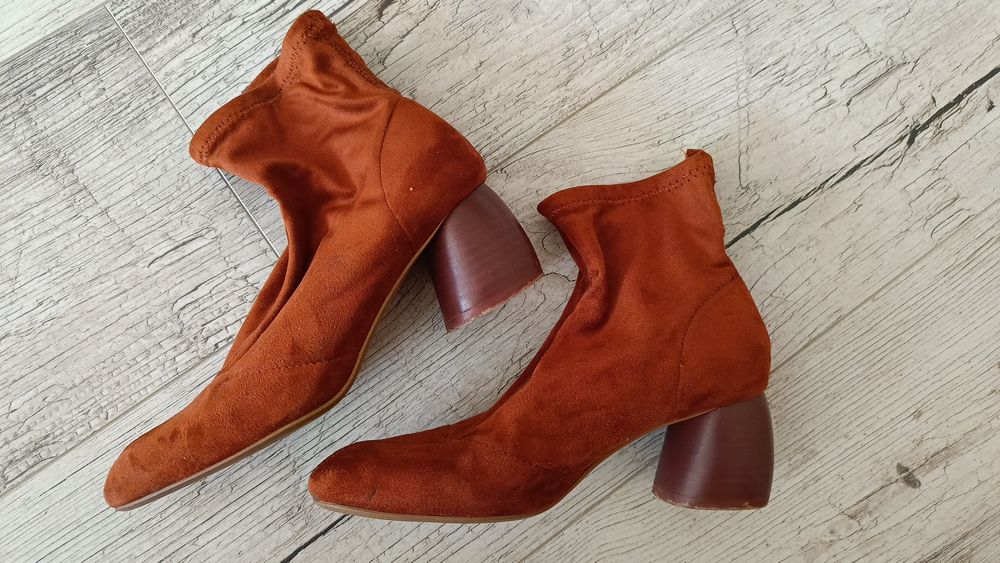 Bershka przejściowe elastyczne botki rozmiar 37