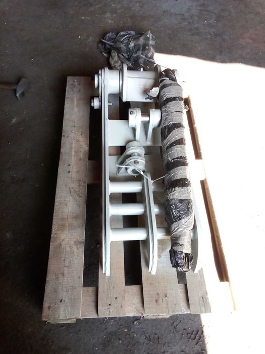 Kciuk hydrauliczny do koparki