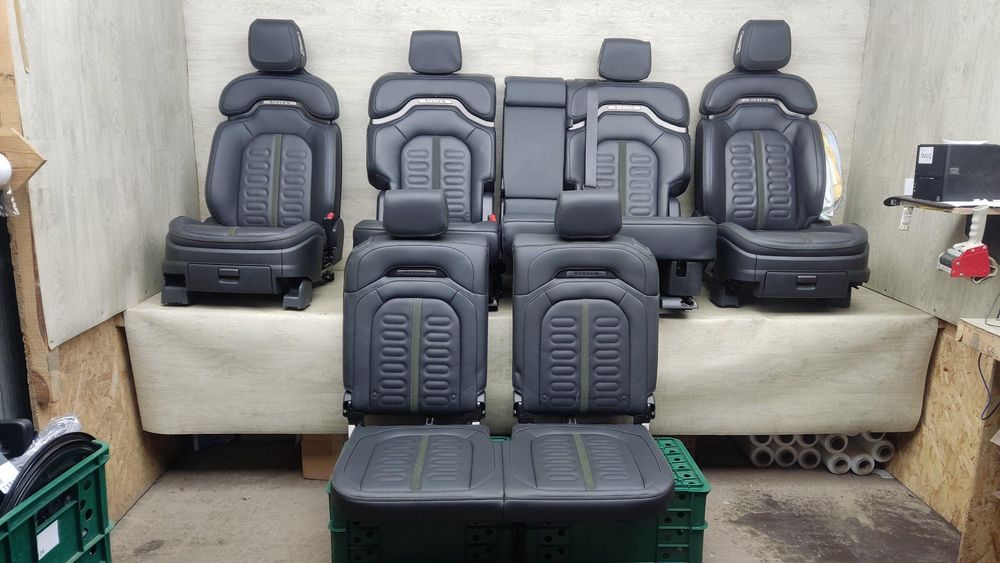 Сидіння водія пасажира задній диван 2-3 ряди сидінь Rivian R1S Gen2 24