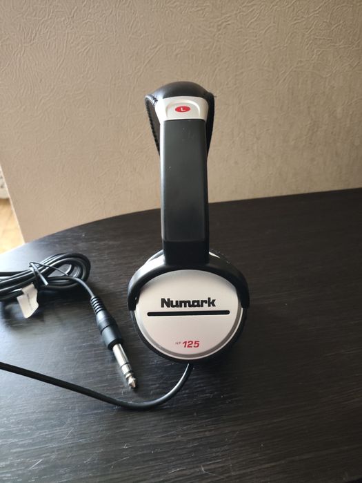 Дротові DJ-навушники Numark HF125