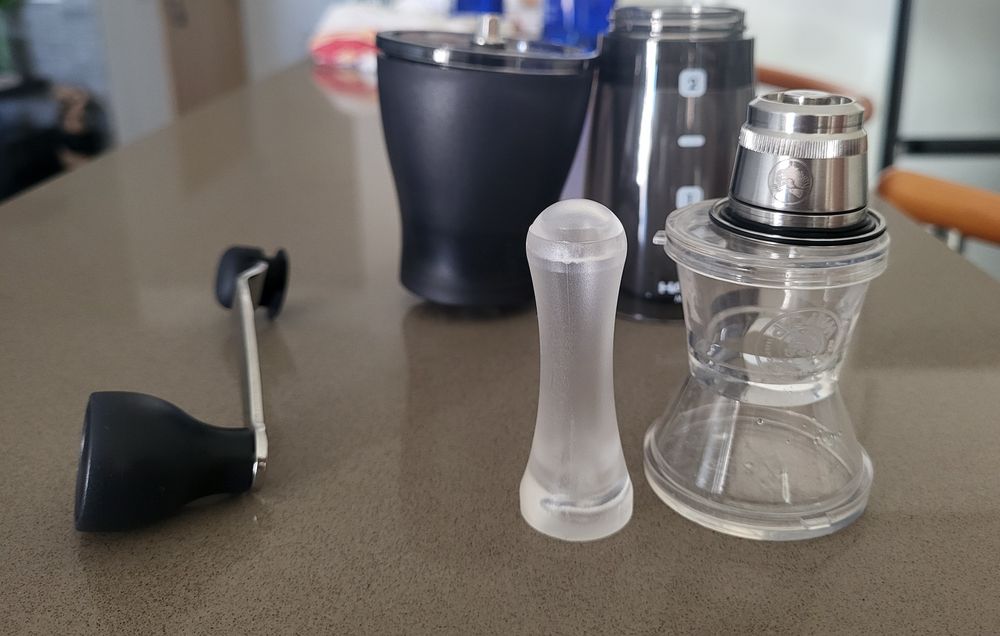 Conjunto moidor café + cápsula reutilizável