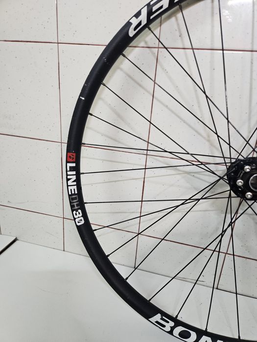 Roda frontal DH 29 20mm bontrager