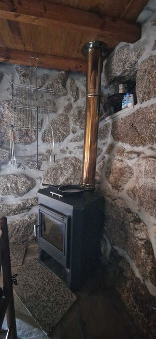 Refúgio na Serra da Estrela | Cabana de pedra + terreno 1460m²