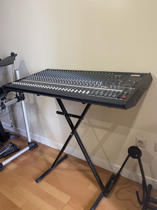 Mesa de som Yamaha MG32/14fx