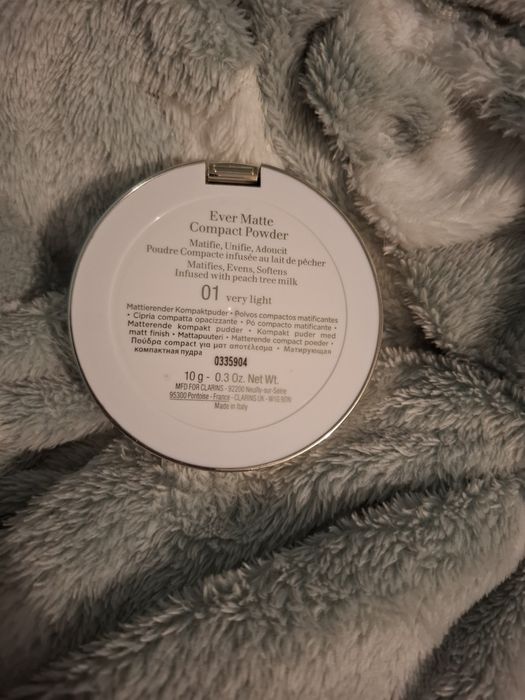 puder clarins  ever matte compact powder 01  very light