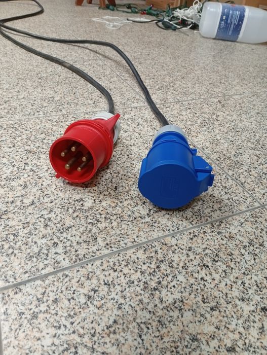 Adaptador industrial 32A Trifásico para monofásico