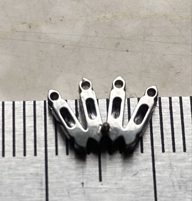 Labret 8 mm piękny kolczyk unisex piercing 16 G tytan