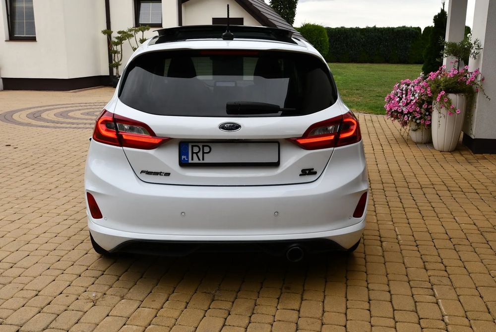 Ford Fiesta AUTOMAT ST Line B@O full led panorama