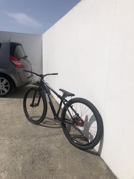 bike berg trailrock 1.2.                vendo tudo juntoou a peças,mande msg oara saber do preço